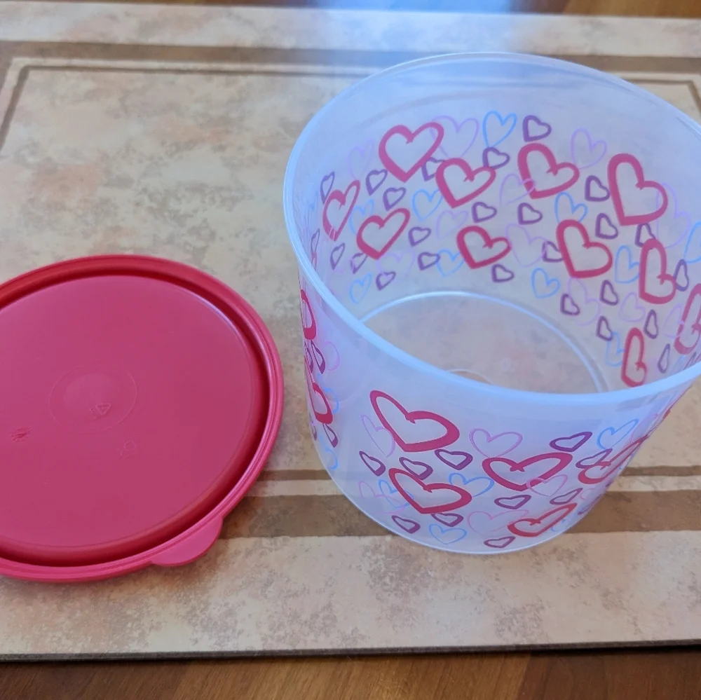 Mini Canister New Tupperware 2-Cup Hearts Rubine Red Valentine's Day